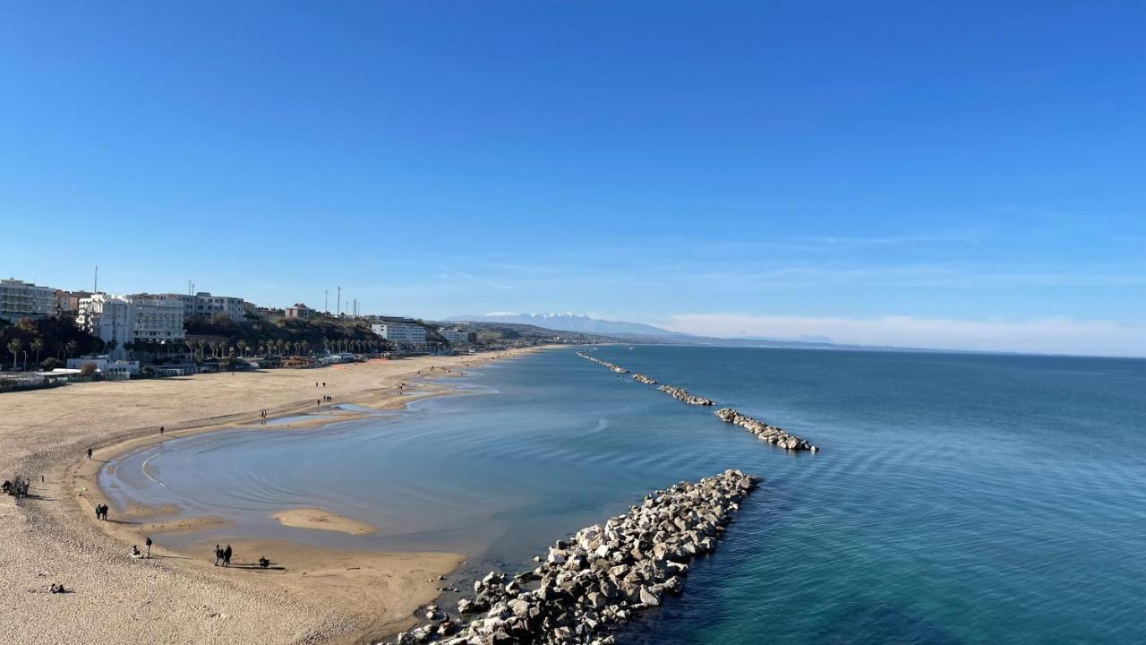 I Tre Marchi Rooms Camera Sabbia Termoli Bagian luar foto